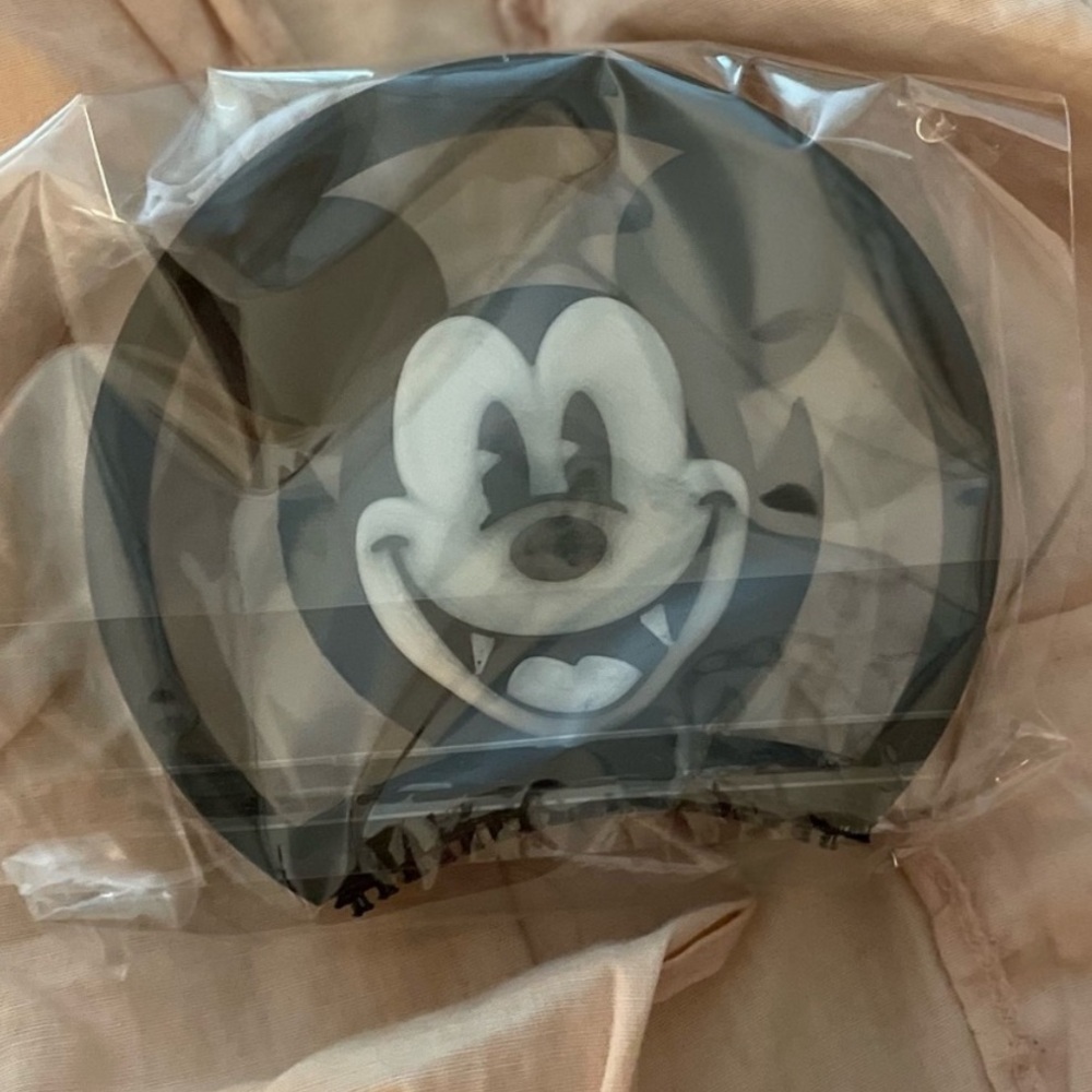 Factory 55 - VAMPIRE MICKEY MOUSE Purse + Interchangeable Ears (Glow in Dark) - Picture 2 of 9